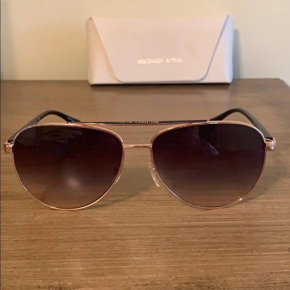 Perfect condition Michael Kors aviator sunglasses - Picture 7 of 7